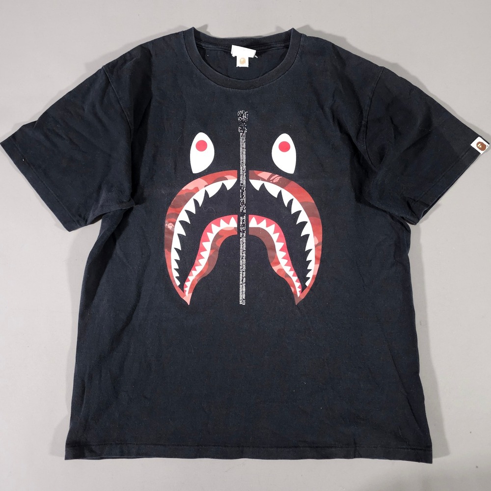 BAPE T-Shirt Mens L Black Shark Face Red Camo Graphic Streetwear 001TEG301028X